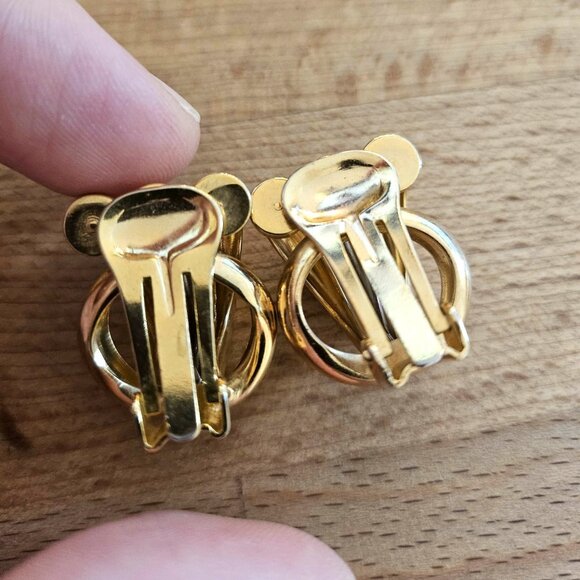 A Curated Collection of Vintage Style Earrings - Picture 9 of 10